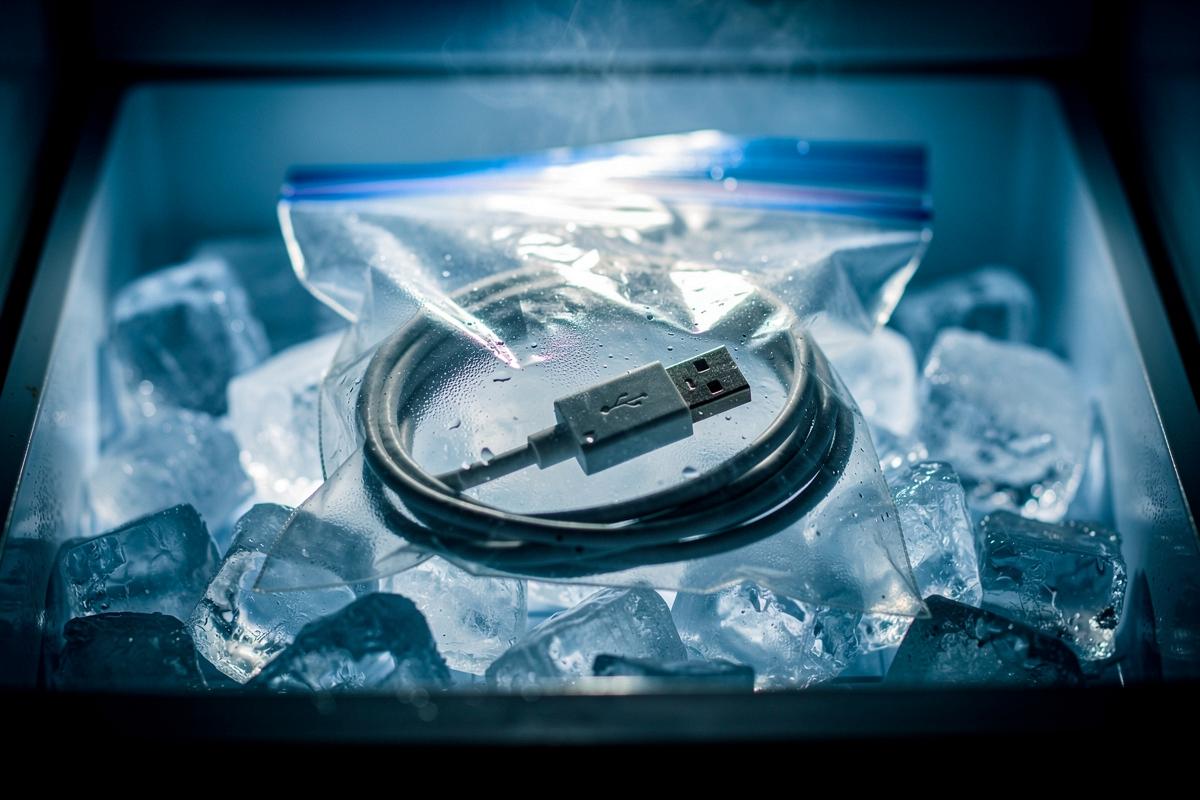 Technik-Insider erklären, warum du dein Ladekabel einfrieren solltest